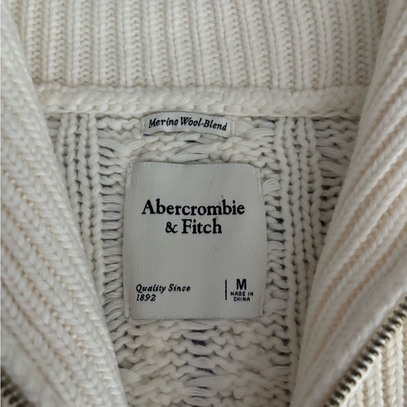 Abercrombie white knit sweater - Picture 3 of 3